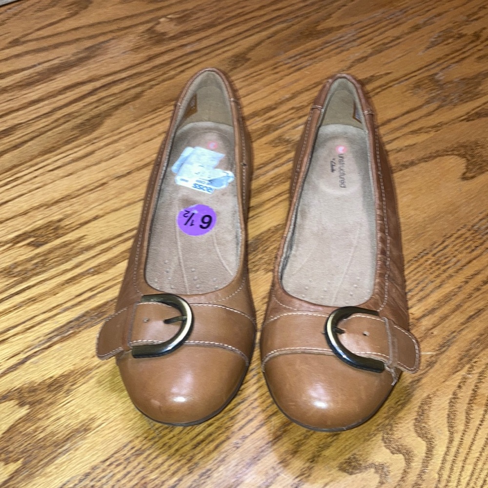 Unstructured by Clark’s brown buckle flats